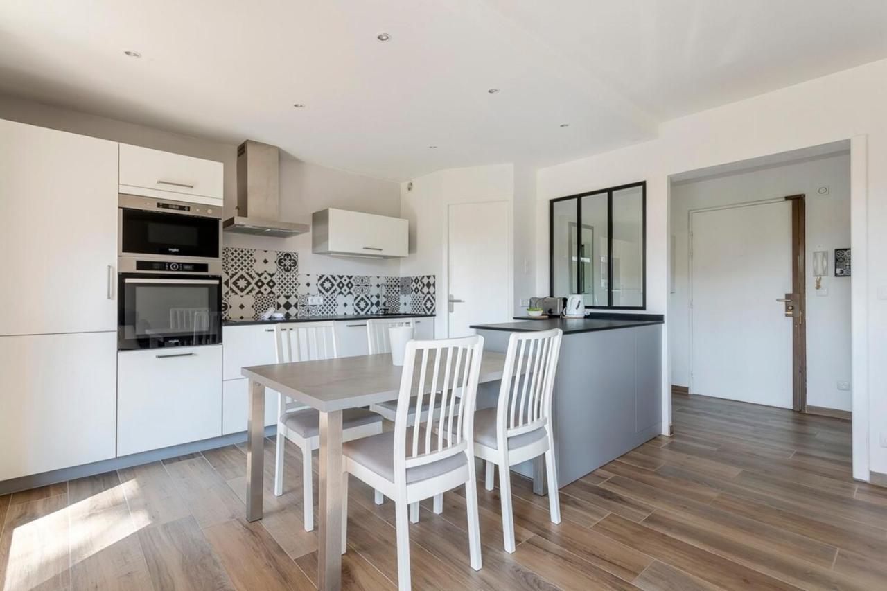 Suite Granges En Rez-De-Jardin Pour 4 Voyageurs Lyon Exteriér fotografie