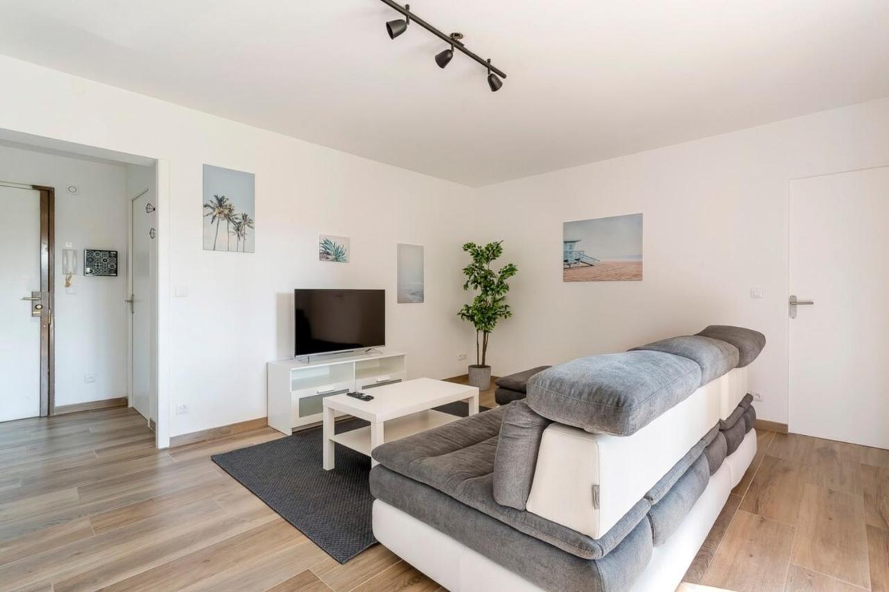 Suite Granges En Rez-De-Jardin Pour 4 Voyageurs Lyon Exteriér fotografie