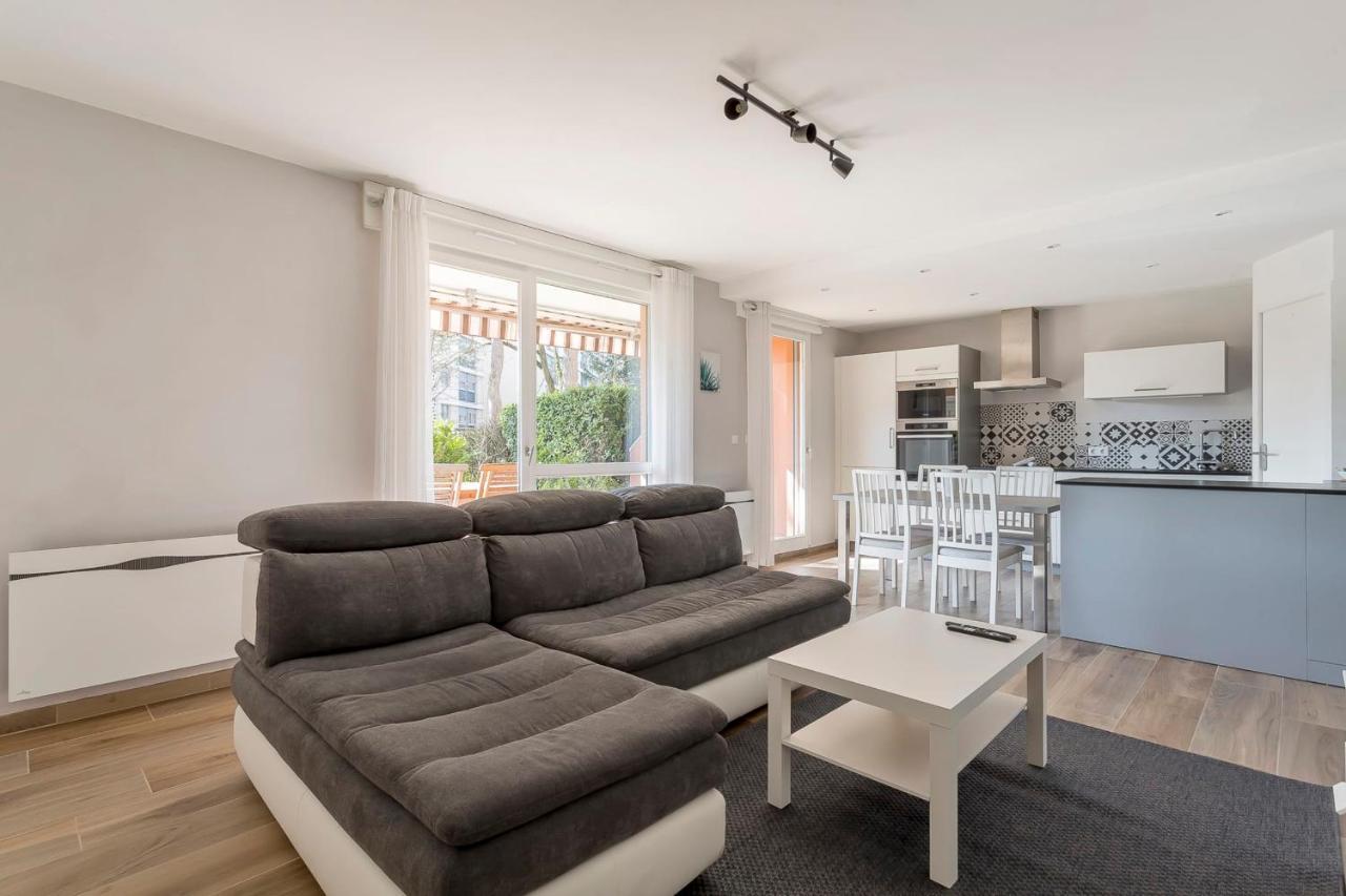 Suite Granges En Rez-De-Jardin Pour 4 Voyageurs Lyon Exteriér fotografie