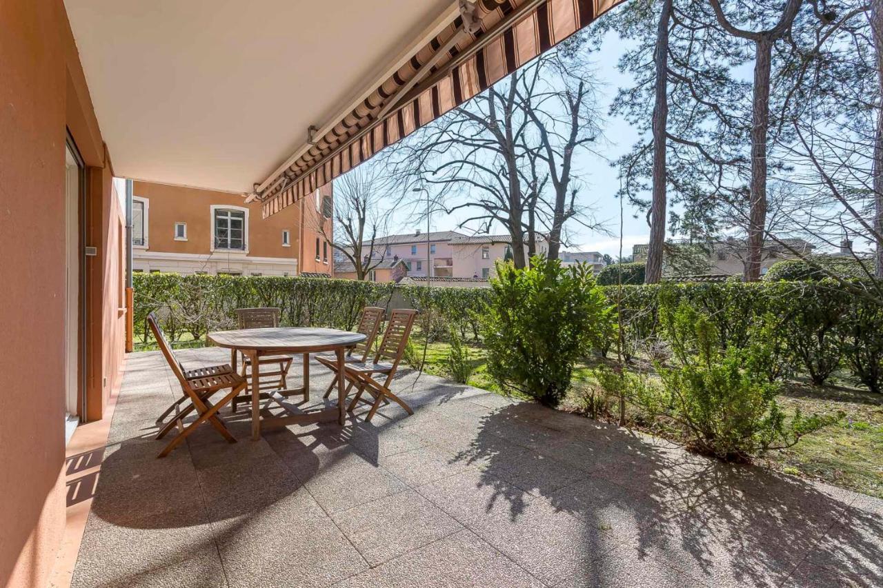 Suite Granges En Rez-De-Jardin Pour 4 Voyageurs Lyon Exteriér fotografie