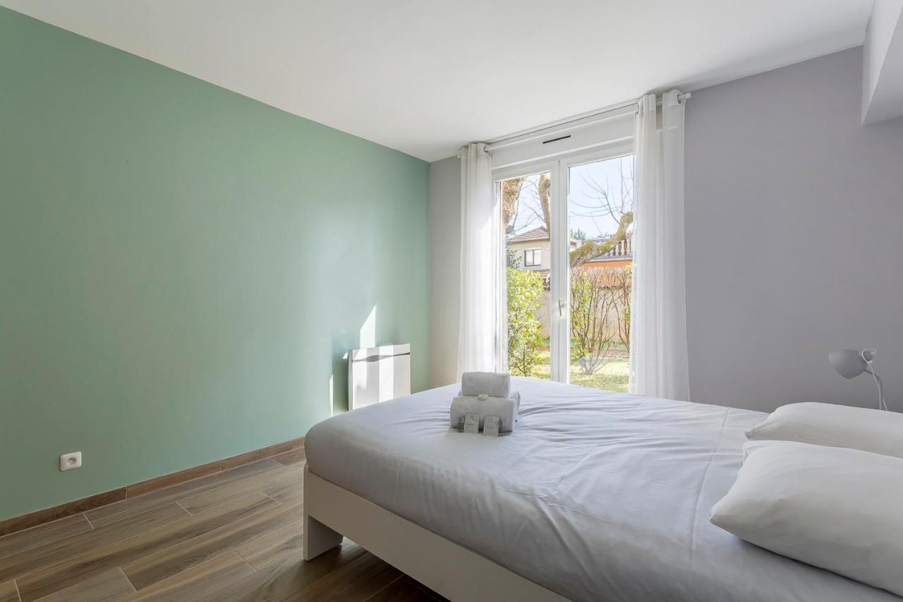 Suite Granges En Rez-De-Jardin Pour 4 Voyageurs Lyon Exteriér fotografie