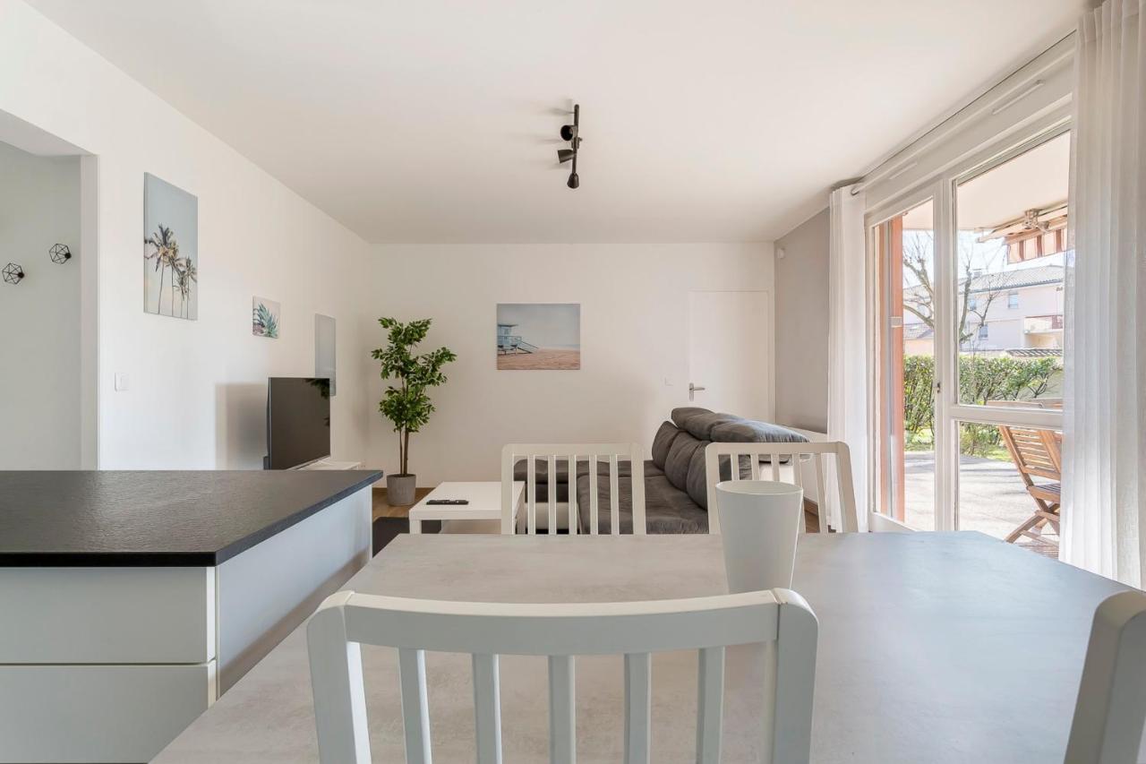 Suite Granges En Rez-De-Jardin Pour 4 Voyageurs Lyon Exteriér fotografie