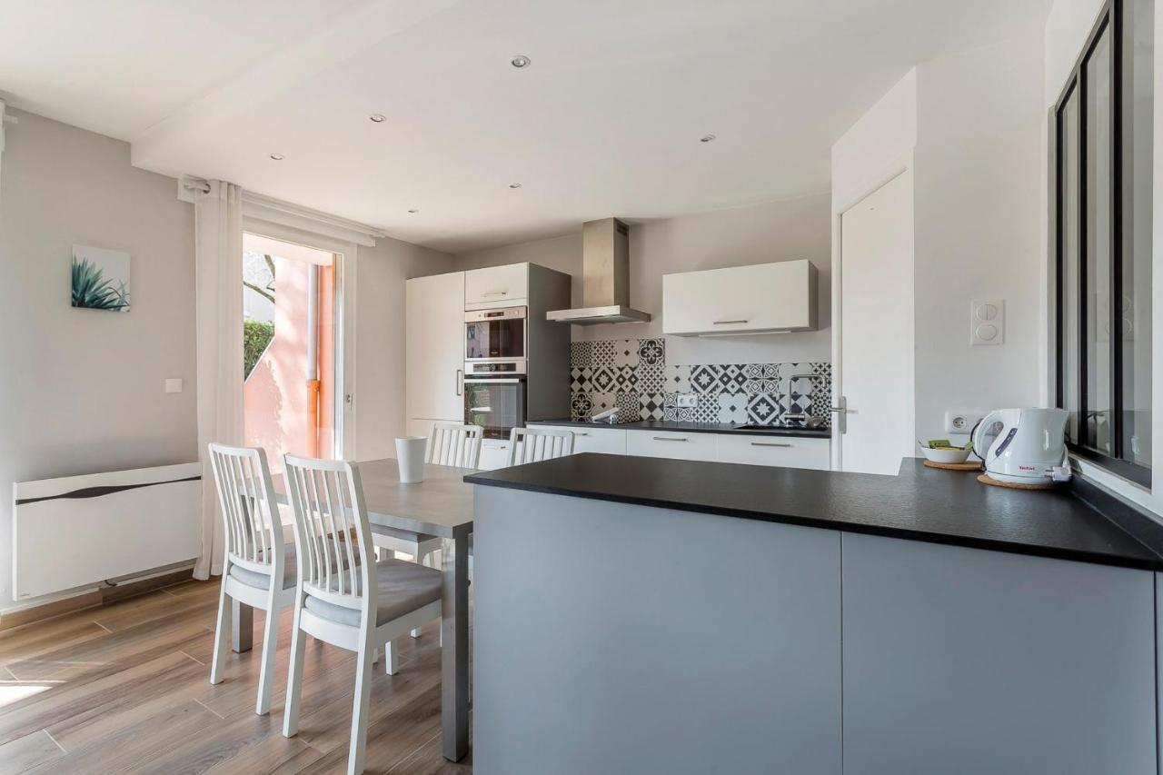 Suite Granges En Rez-De-Jardin Pour 4 Voyageurs Lyon Exteriér fotografie